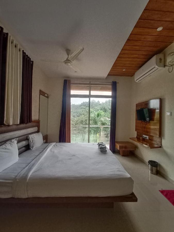 Hotel Oakwood ماهاباليشوار المظهر الخارجي الصورة