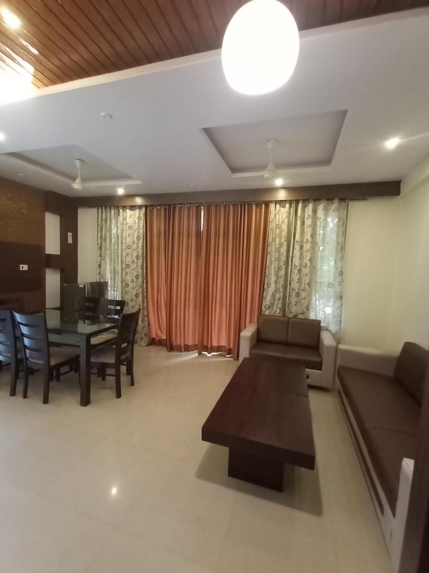 Hotel Oakwood ماهاباليشوار المظهر الخارجي الصورة